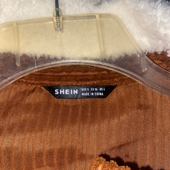 Light Jacket with Furred Collar - Picture 3 of 3